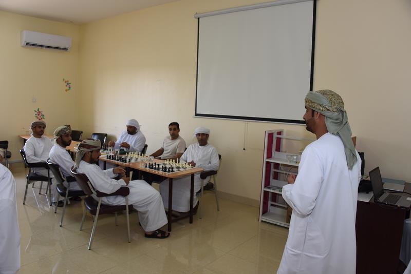 ورشة تدريب الشطرنج بتعليمية البريمي