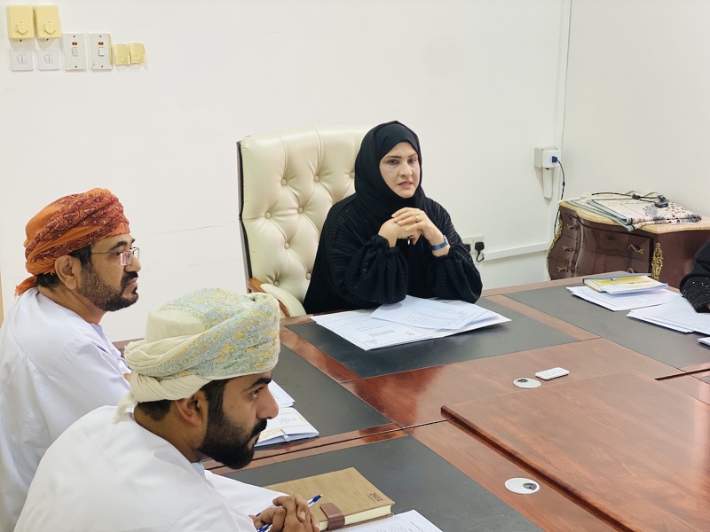 لقاء الفريق اللامركزي والمدرسي لبرامج الطلبة الموهوبين بتعليمية ظفار