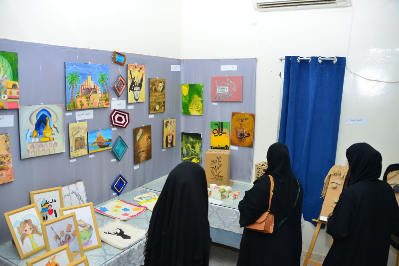 إنطلاق ملتقى ( بادر و أبدع ) لمدرسة وادي سال 