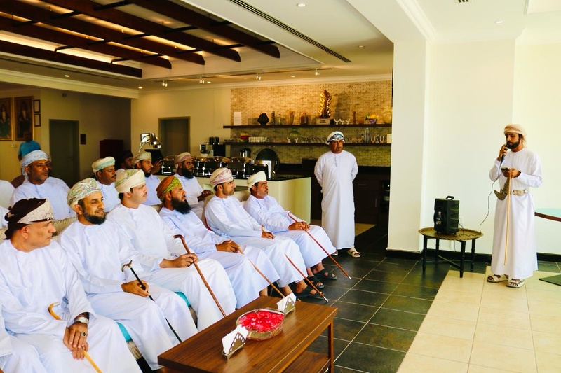 مجلس أولياء الأمور بولاية جعلان بني بوعلي يكرم مديري ومديرات مدارس
