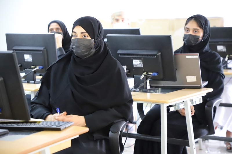 تعليمية الداخلية تدرب إدارات المدارس الخاصة على الأنظمة المحوسبة
