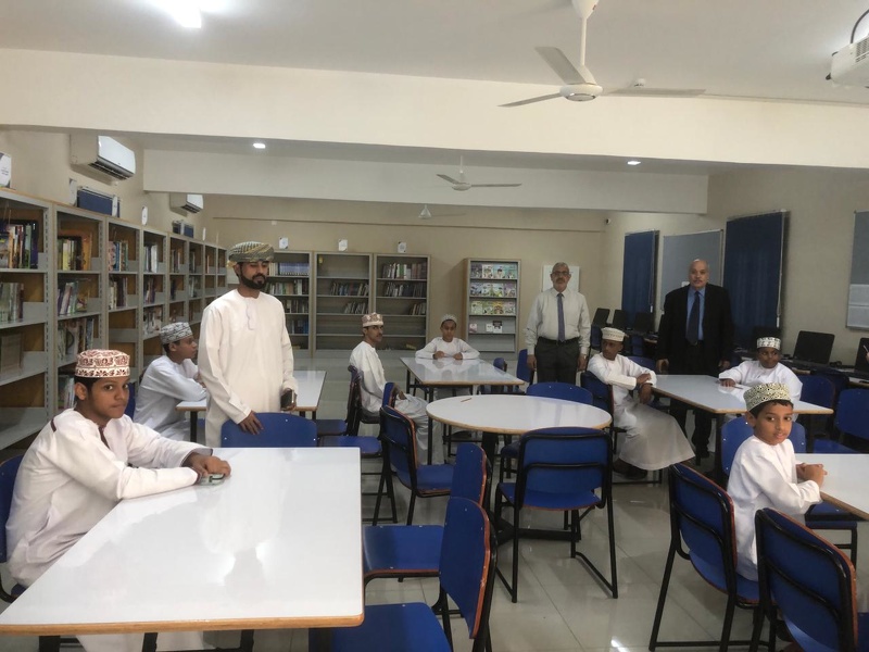 تنفيذ الاختبار البعدي لقياس مهارة القراءة باللغة الإنجليزية بتعليمية ظفار