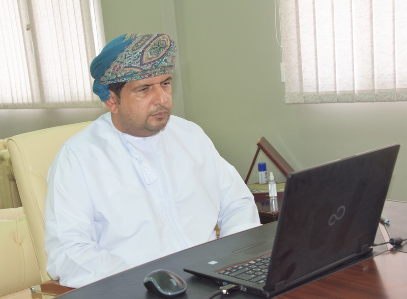 تعليمية الداخلية تدشن البرنامج الصيفي لطلبة المحافظة 