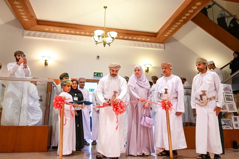  مؤسسة بيت الزبير بمسقط تحتضن معرض من الجزء إلى الكل للنسخة الثالثة لوحدة الفنون التشكيلية بتعليمية ...