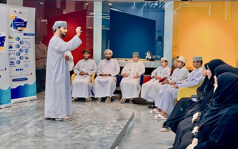 ختام البرنامج الصيفي للطلبة الموهوبين بتعليمية ظفار 