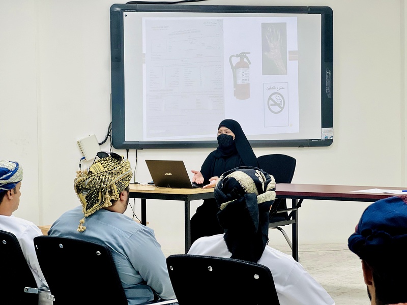 تعليمية ظفار تنظم لقاء مع المستأجرين للجمعيات التعاونية