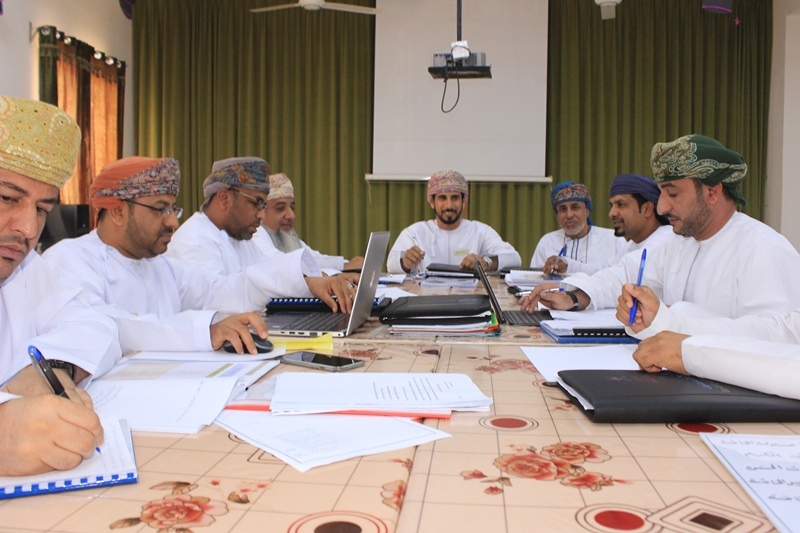 ختام فريق مكتب تصنيف المدارس الخاصة لتصنيف المجموعة الأولى من المدارس الخاصة بتعليمية ظفار 