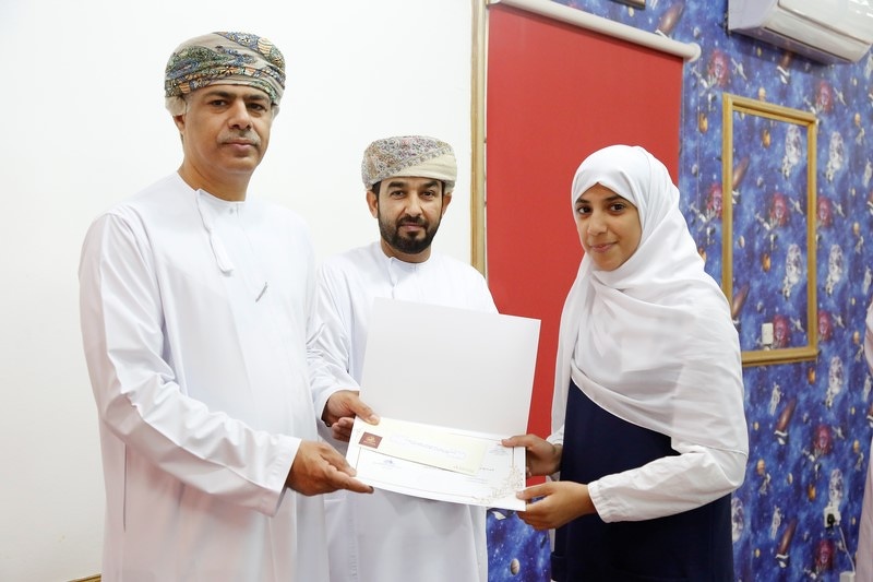 تعليمية البريمي تكرم المجيدين في الأولمبياد الوطني للابتكارات العلمية والروبوت والذكاء الاصطناعي ...