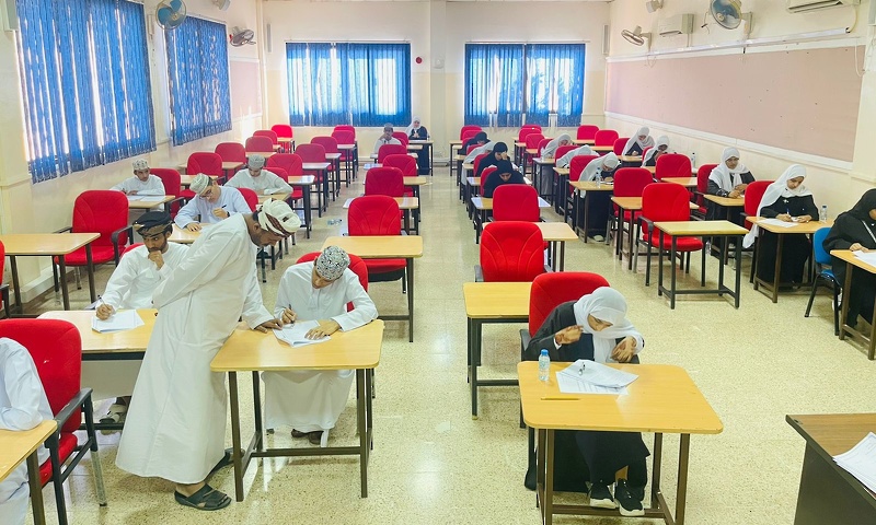   انطلاق مسابقة فن الخطابة والتحدث باللغة العربية الفصحى على مستوى مدارس تعليمية ظفار   