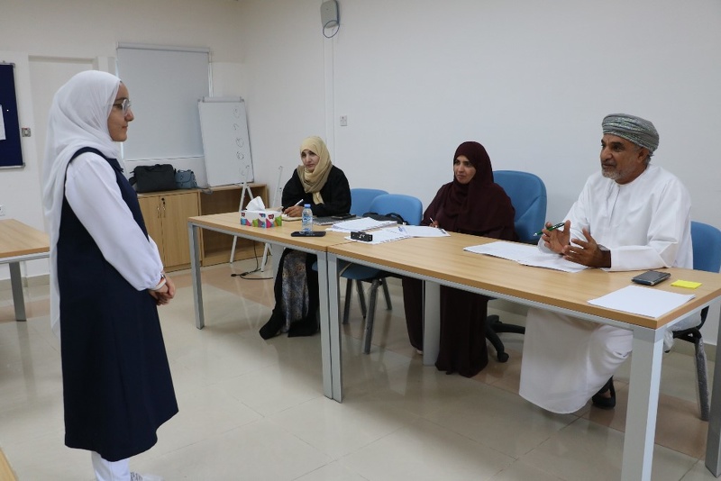 تعليمية محافظة الداخلية تجري الإختبار الشفوي والمقابلات لمسابقتي مناهزات اللغة العربية والخطابة