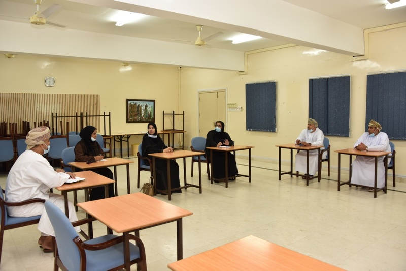 المديرة العامة للمعهد التخصصي للتدريب المهني للمعلمين تزور تعليمية محافظة الظاهرة 