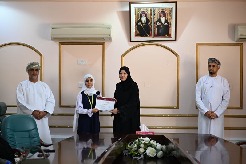 تعليمية محافظة الظاهرة تكرم المدارس المجيدة والحاصلة على المراكز الأولى والمطبقة لمشروع المواطنة