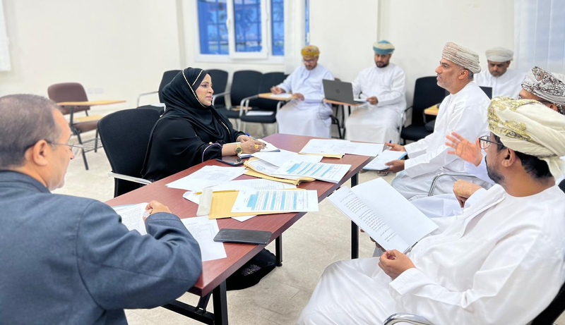 تقييم مسابقة القصة القصيرة (إبداعات قلم) في مادة اللغة العربية بتعليمية ظفار
