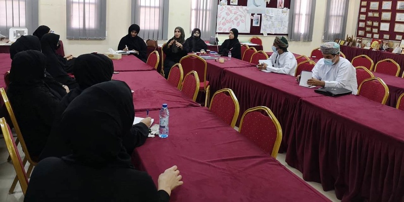 زيارة اللجنة الوزارية  لوحدة اللغة العربية  لمدارس محافظة ظفار 