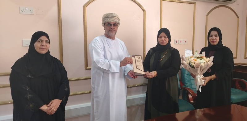 تعليمية محافظة الظاهرة تكرم فريق كوانتا تيم الفائز في مسابقة تحدي علوم المستقبل بدولة الإمارات