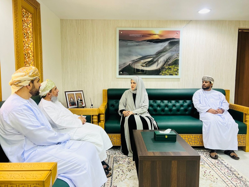 استعراض أوجه التعاون بين المديرية العامة للتربية والتعليم بالمحافظة وشركة تنمية نفط عمان (pdo)