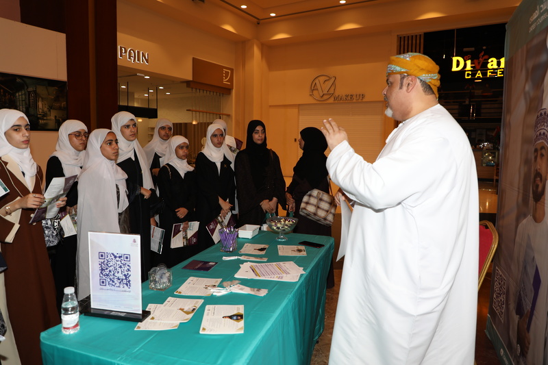 افتتاح الملتقى التعريفي بمؤسسات التعليم العالي بمحافظة الداخلية لعام 2025