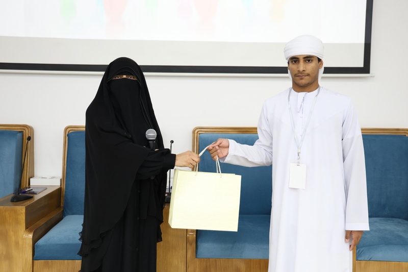 ورش تدريبية للطلبة المشاركين في مسابقة إشراقة للمسئولية الاجتماعية بالبريم