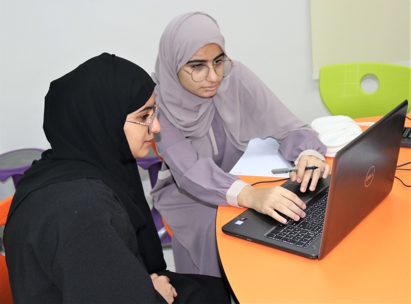 انطلاق البرنامج الصيفي لطلبة تعليمية الداخلية بمركز العلوم والتكنولوجيا