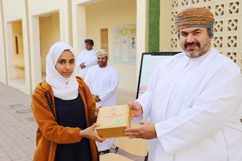 الطالبة نور الكثيرية تحقق المركز الأول في نتائج امتحانات دبلوم التعليم العام للمدارس الحكومية ...