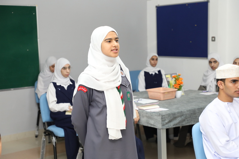 تعليمية الداخلية تنفذ ( ورش الغد ) لتنمية مهارات الكتابة الإبداعية لدى الطلبة