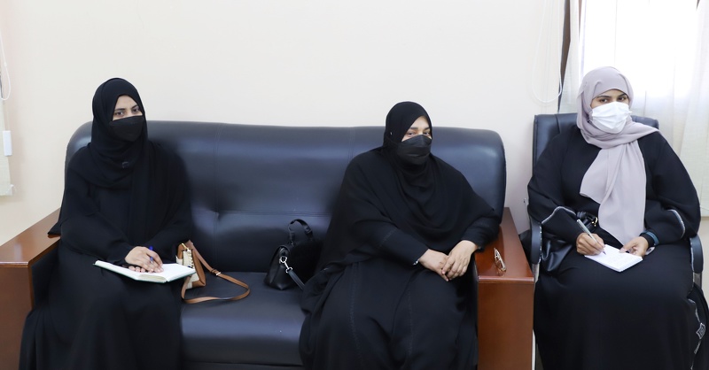 فريق من المعهد التخصصي للتدريب المهني للمعلمين يختتم زيارته لمدارس تعليمية ظفار