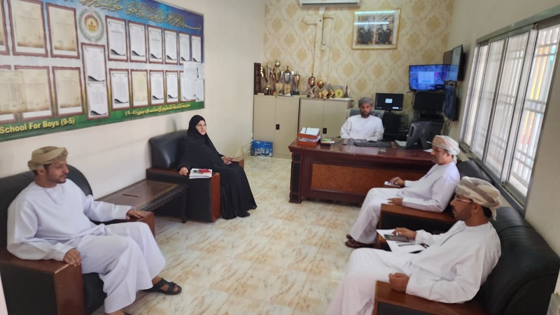 متابعة تطبيق الخطة التنفيذية لتحسين البيئة المدرسية في المدارس التي تعمل بنظام الفترتين بتعليمية ...