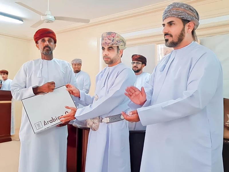  إدارة رخيوت تكرم الاسر المجيدة في تحصيل ابنائها
