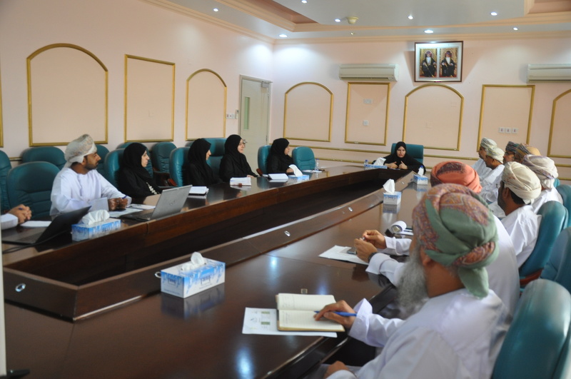 مناقشة نظام إدارة الجودة ومنهجية لين بتعليمية محافظة الظاهرة