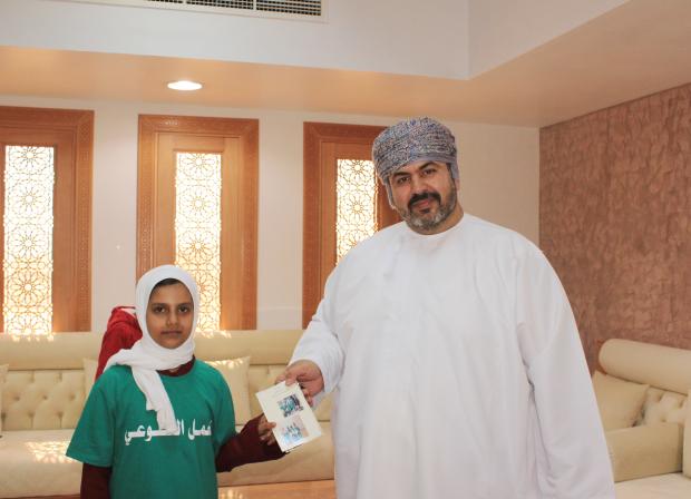 طلبة من مدرستي البدائع والنهضة يزورون مدير عام تعليمية ظفار 
