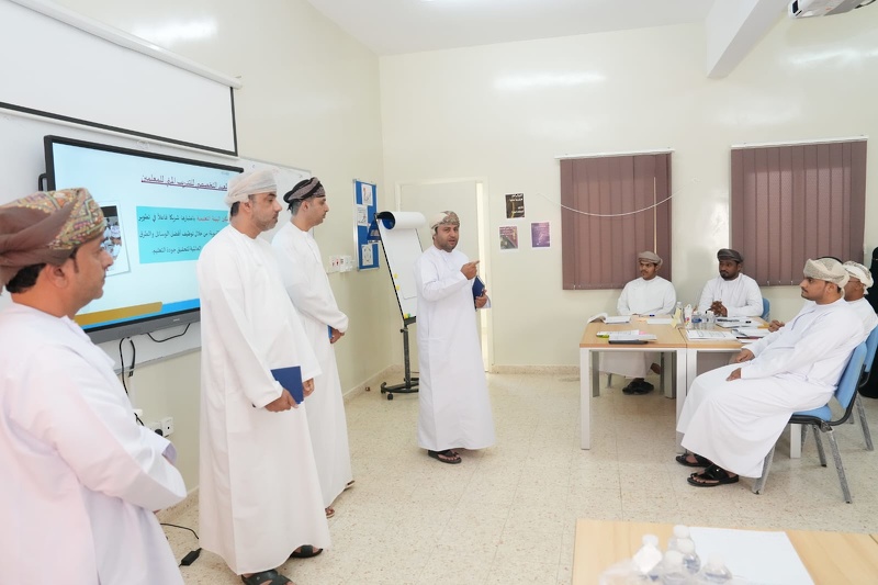 وفد من المعهد التخصصي للتدريب المهني للمعلمين يزور تعليمية جنوب الشرقية