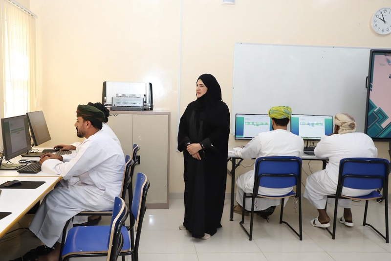بدء امتحانات وظائف الإشراف التربوي والإدارة المدرسية للعام الدراسي 2026/ 2027م بتعليمية ظفار