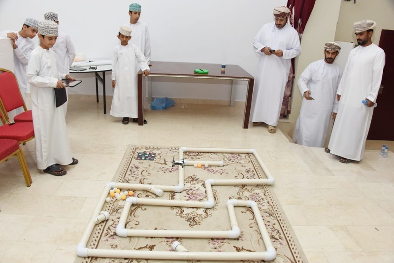 تصفيات المحافظة في مسابقة الروبوت والأبتكار العلمي وطائرات بدون طيار لطلبة مدارس جعلان 