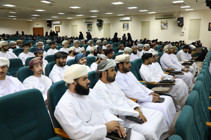 تعليمية الداخلية تنفذ البرنامج التعريفي الثالث للمعلمين الجدد للعام الدراسي 2025/2026
