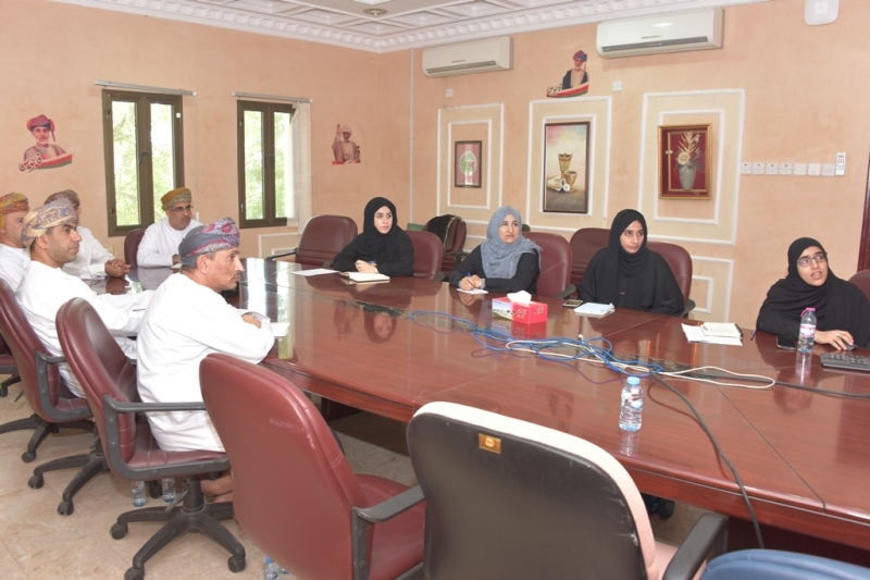 مناقشة  خطط الجوانب الصحية والتوعوية بتعليمية  الداخلية 