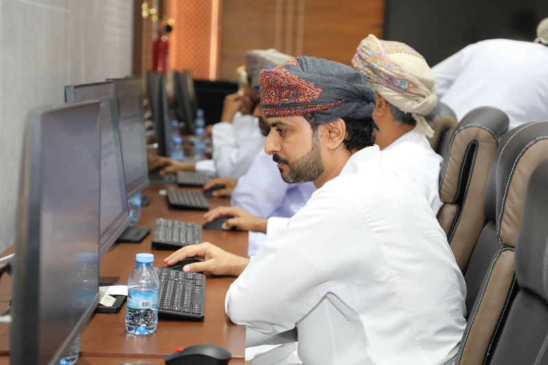 تعليمية الداخلية تنفذ اختبارات الترشح لوظائف الإشراف التربوي والإدارة المدرسية