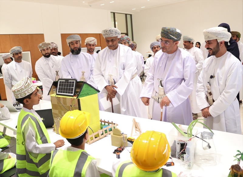بدعم من شركة  BP Oman:  تعليمية الداخلية بالتعاون مع شركة القرية الهندسية تحتفل بختام برنامج مهندسي ...