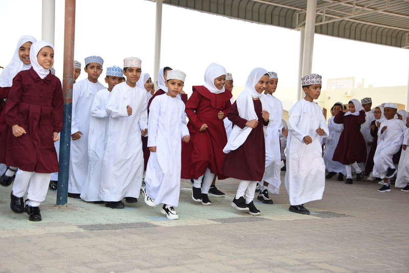 بدء التعليم بمدارس تعليمية جنوب الشرقية واستقبال حافل لطلبة المدارس للعام الدراسي 2025 / 2026 م .