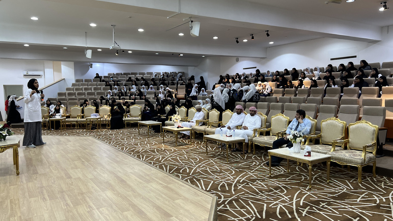 اليوم المهني للتعريف بالتخصصات والحياة الوظيفية وعلاقتها بمرحلة التعليم المدرسي لطلبة الصفوف ۱۰ – ...