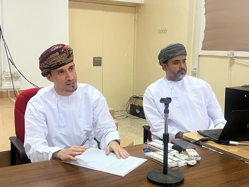 تعليمية ظفار تجتمع برؤساء مراكز دبلوم التعليم العام