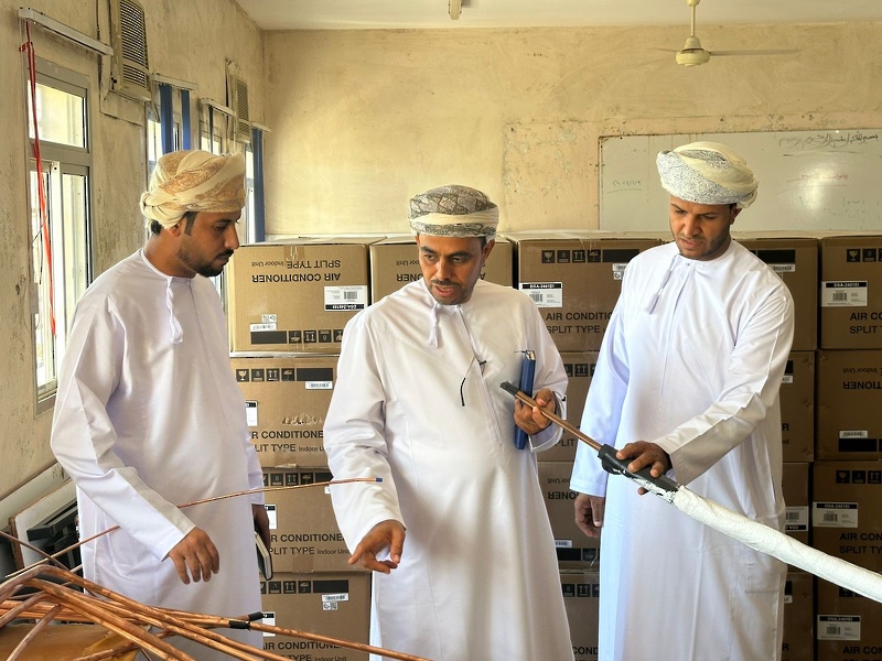 زيارة فريق احلال اجهزة التكيف لعدد من مدارس تعليمية ظفار