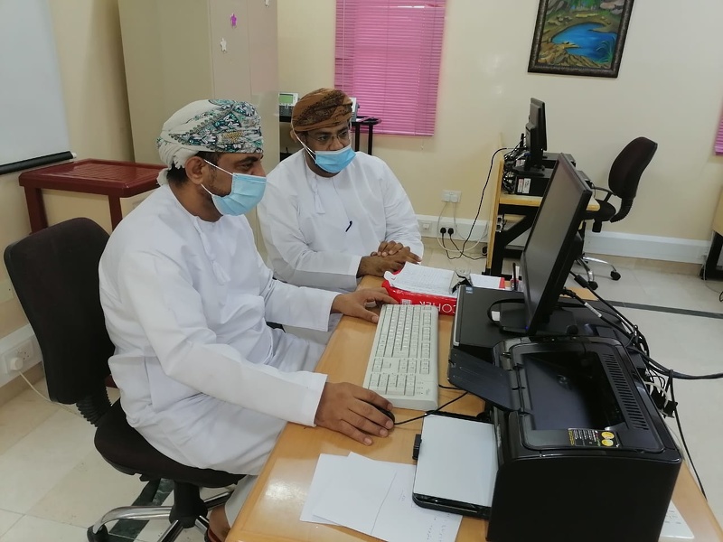 تواصل تقديم الدعم الفني لطلبة دبلوم التعليم العام بمحافظة الظاهرة 
