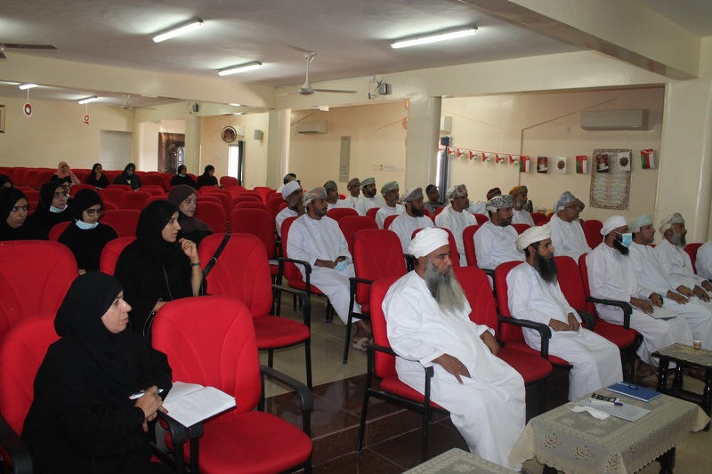 تعليمية الداخلية _تدريب المشرفين التربويين على منظومة قياس الأداء الفردي
