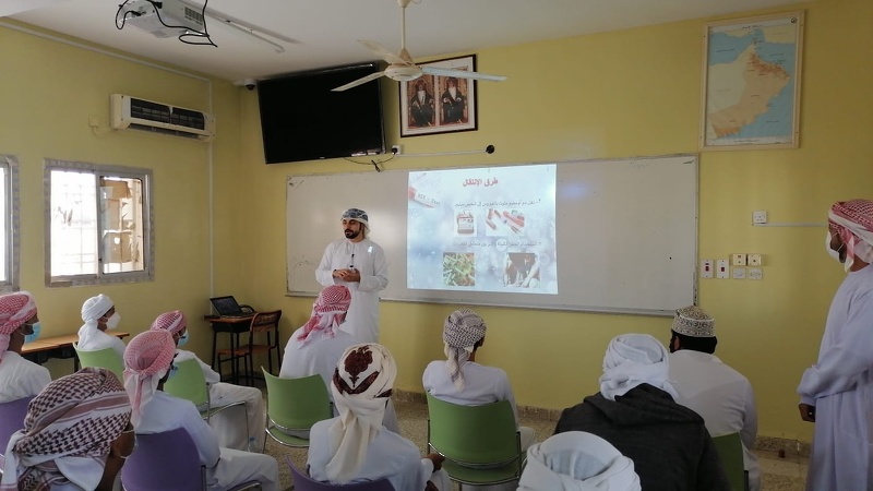 حملة توعوية بمرض الايدز بتعليمية البريمي