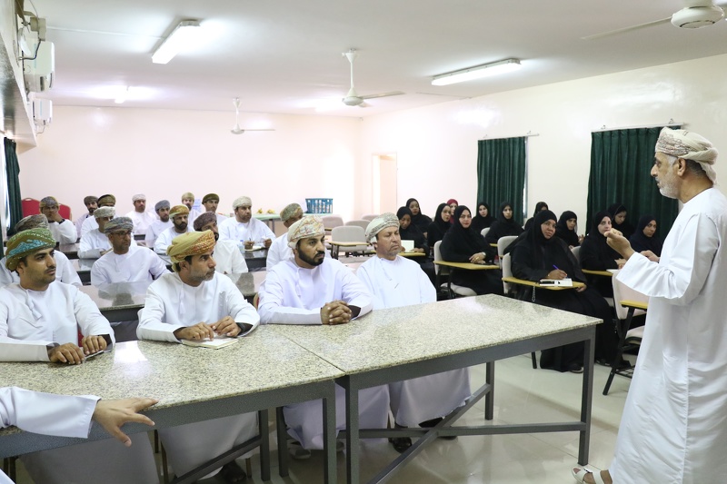 الأحد القادم طلبة جنوب الباطنة يؤدون امتحانات دبلوم التعليم العام