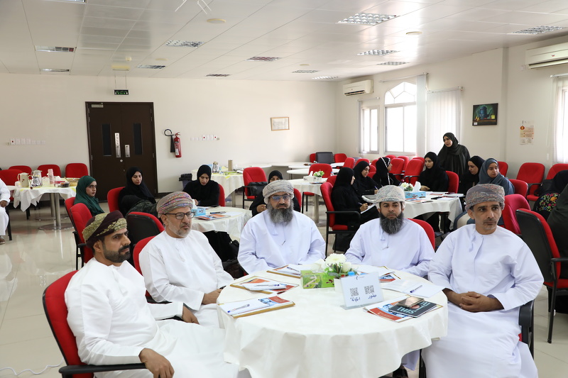 تعليمية الداخلية تؤهل المنتدبين لوظيفة مساعد مدير مدرسة عبر برامج تدريبية متخصصة