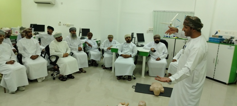  تنظيم حلقة عمل حول الإنعاش القلبي الرئوي للموظفين بتعليمية محافظة الظاهرة 