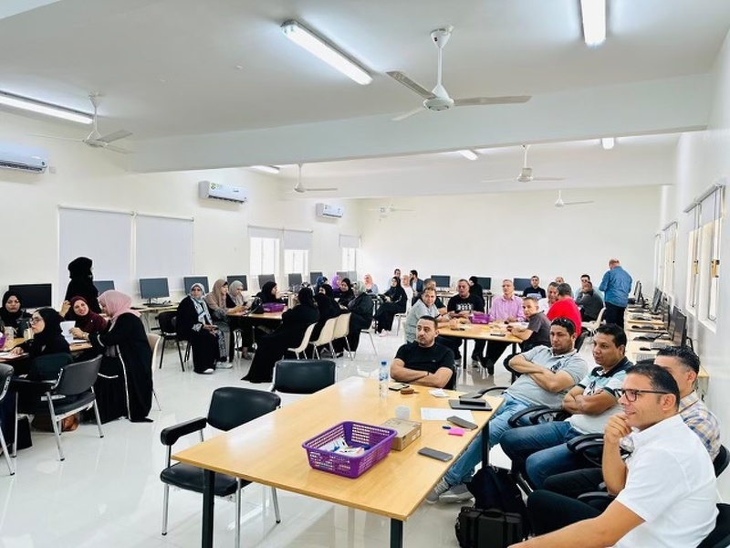     برنامج تدريبي في التطوير المهني لمعلمين المهارات الموسيقية بتعليمية ظفار