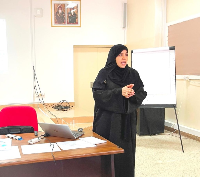 تعليمية ظفار تنفذ ورشة الحقيبة التدريبية الثانية لمنظومة الإجادة لقياس الأداء الفردي
