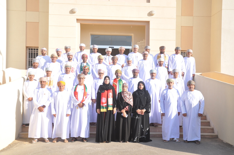  تعليمية محافظة الظاهرة تحتفل بمناسبة العيد الوطني الثاني والخمسين المجيد 